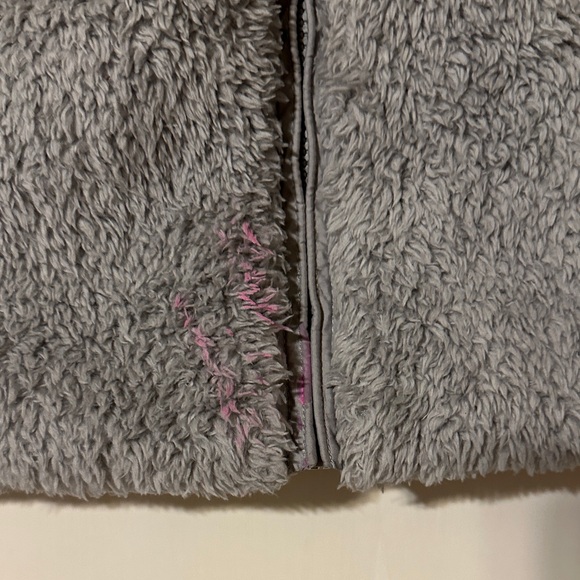 Patagonia Womens Fuzzy Gray Vest - Picture 2 of 4